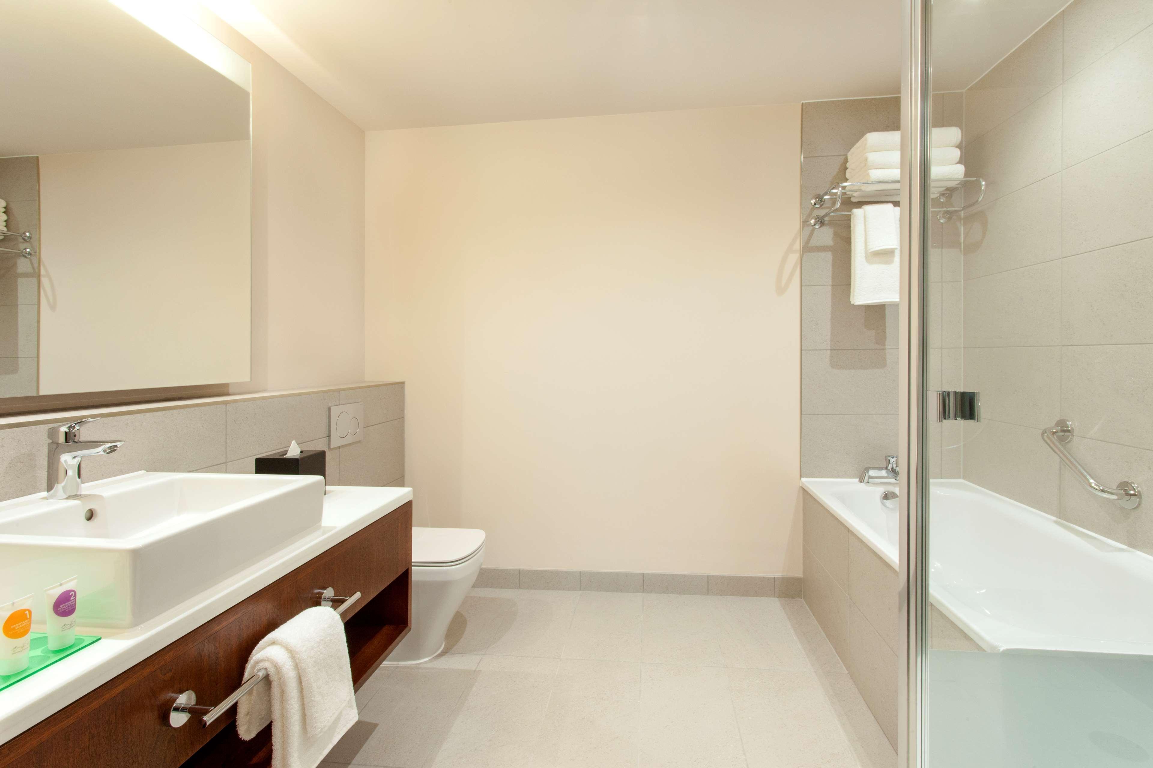 Hyatt Place West London Hayes Ґіллінґдон Екстер'єр фото