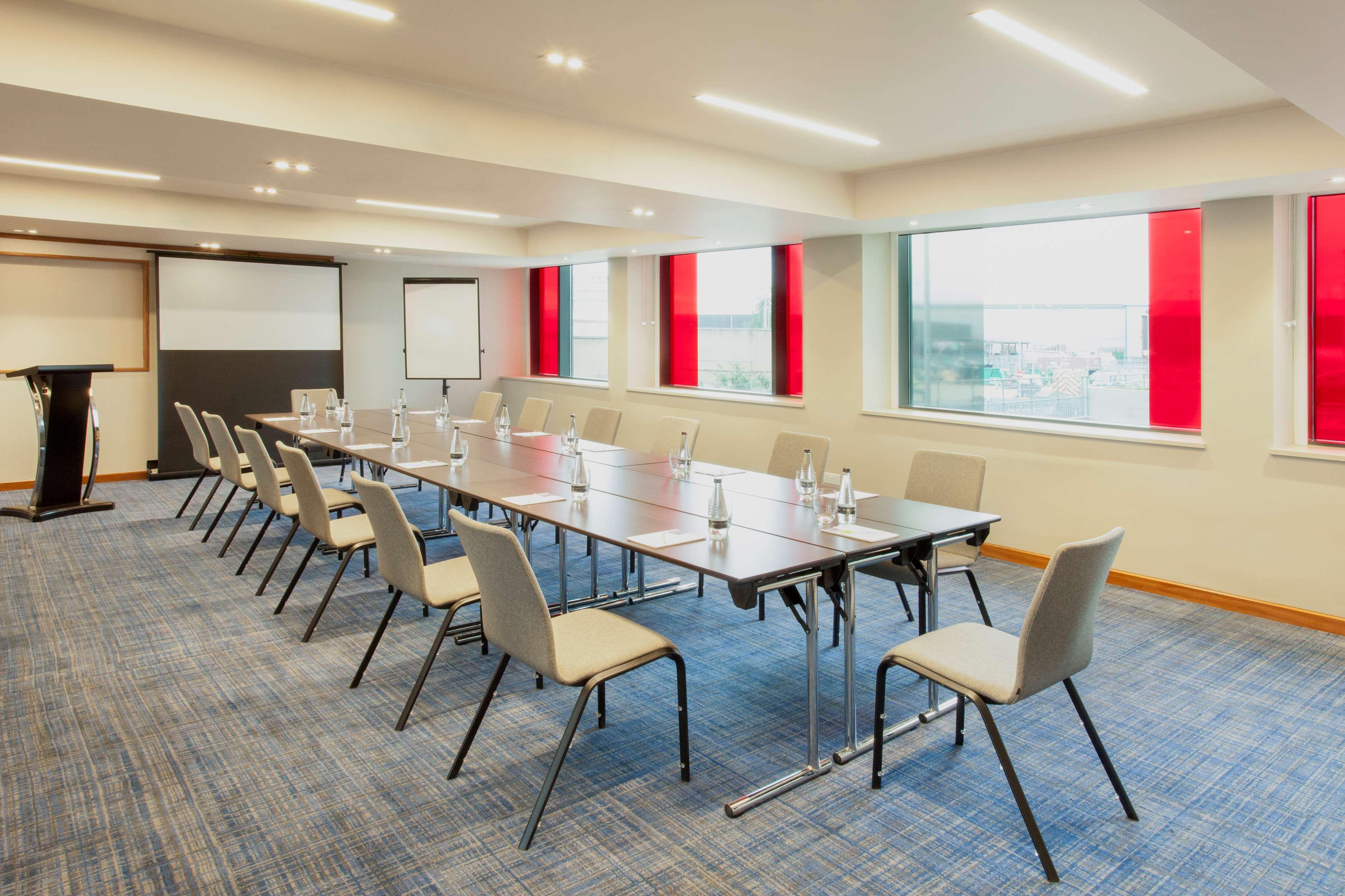 Hyatt Place West London Hayes Ґіллінґдон Екстер'єр фото